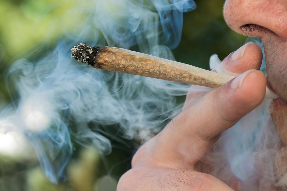 how-to-get-rid-of-weed-smell-after-smoking